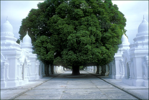 Kuthodaw Pagoda, Mandalay, Burma