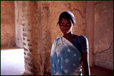 Young girl, Jahaz Mahal Palace, Mandu